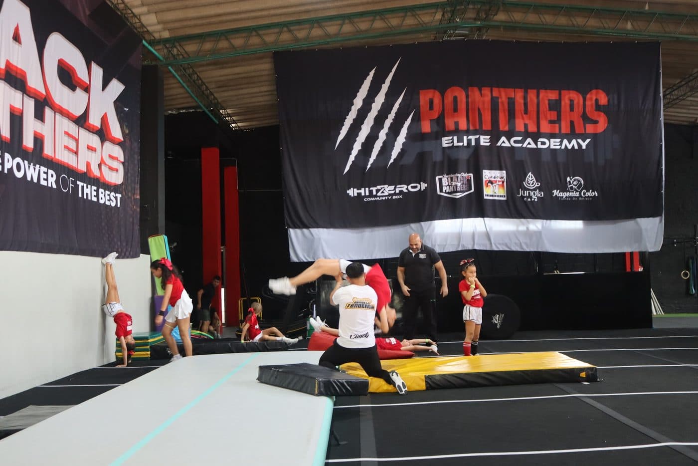 Tumbling en el spring floor de la academia