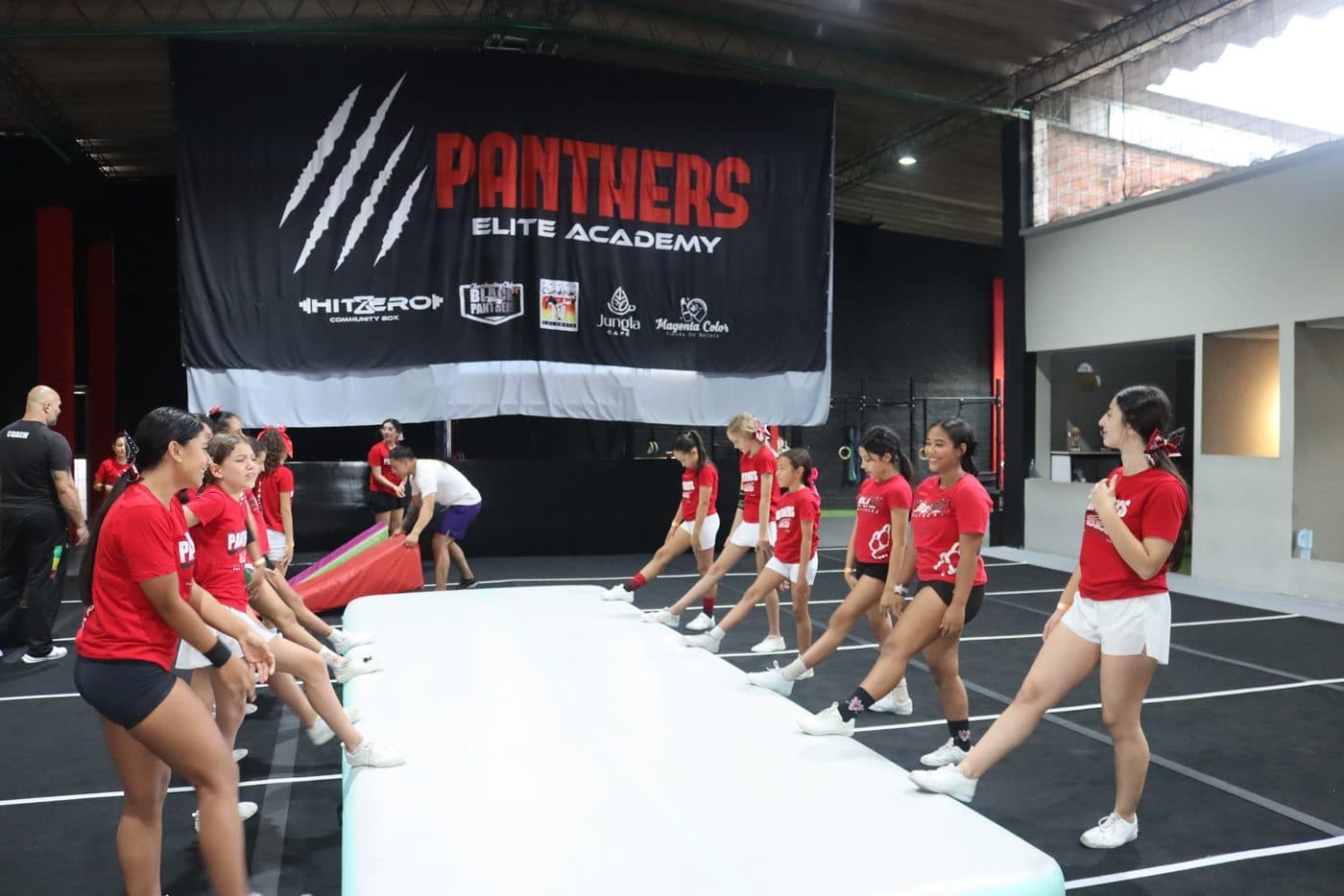 Zona de tumbling · Panthers Elite Academy