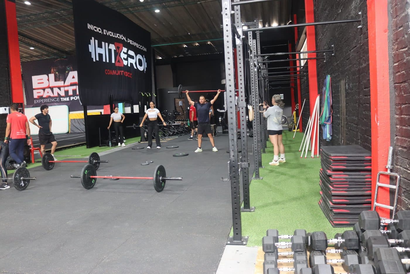 Atleta levantando en Hitzero